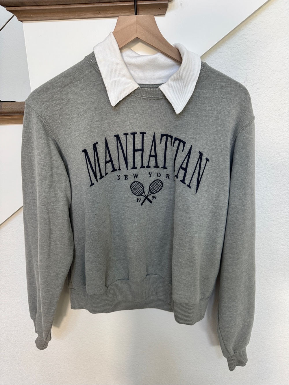 Hollister Gray Manhattan Graphic Crewneck with White Collar